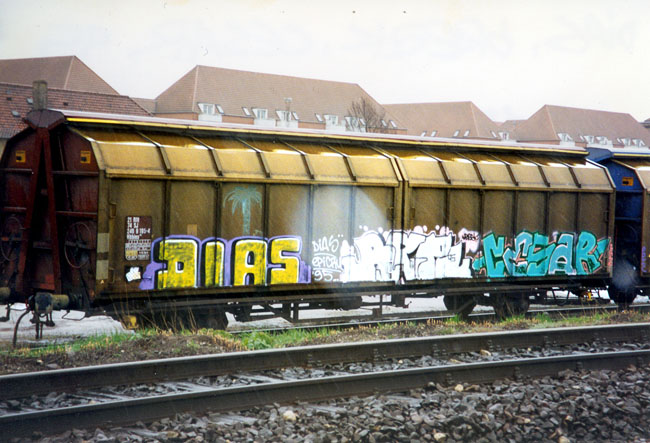 trains-076