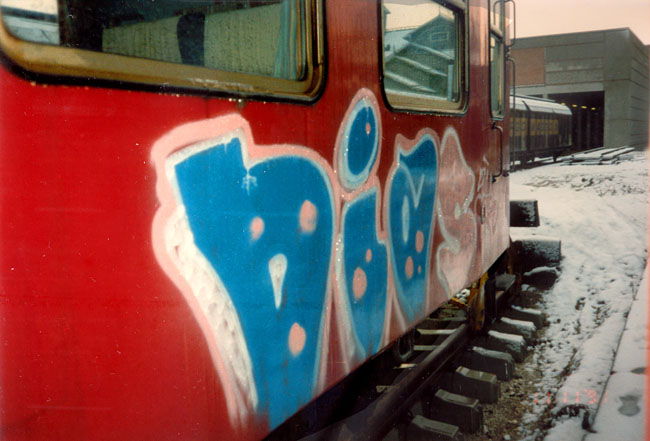 trains-085