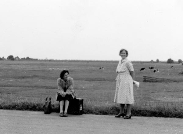 1953-04