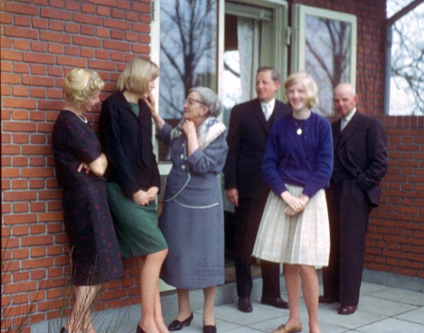 1961-04