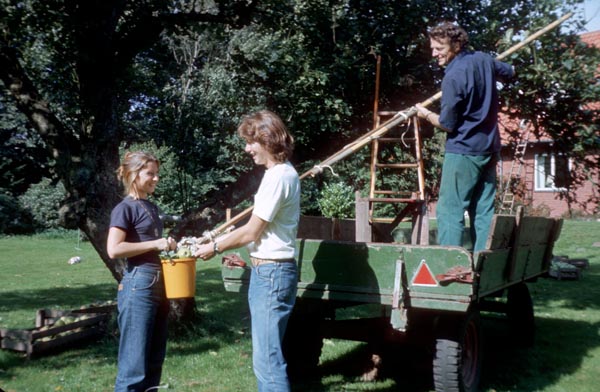 1973-02
