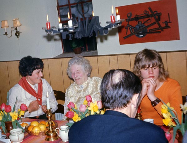 1975-04