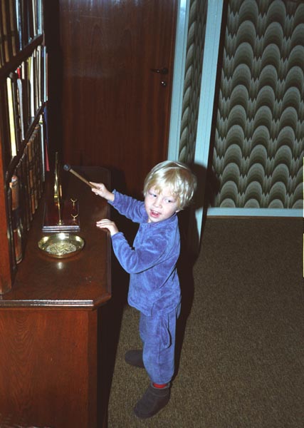 1982-28
