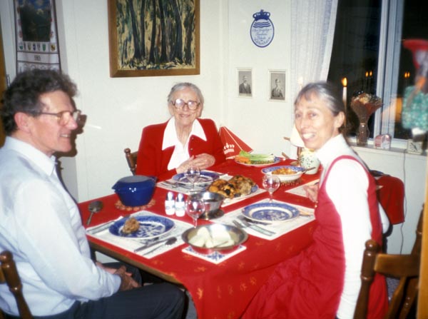 1990-08